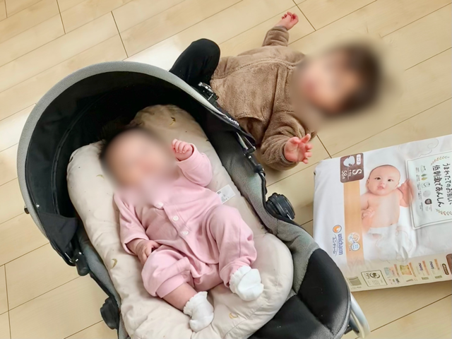 新居に到着した直後の0歳児と1歳児の様子