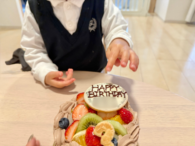 バースデーフォト撮影後は一緒にケーキを食べました!