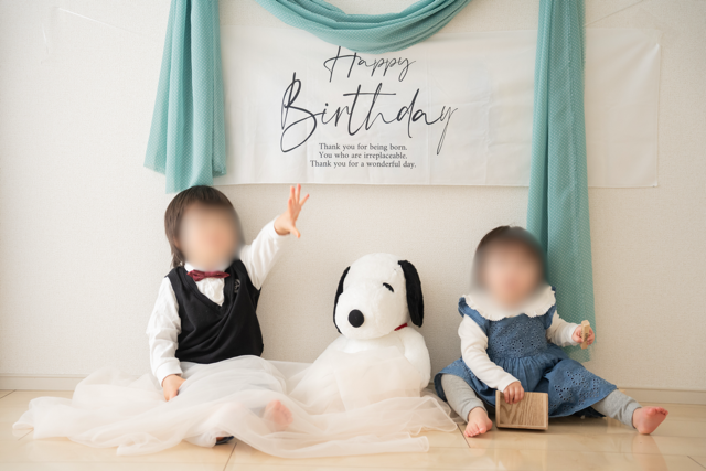 フォトグラファーと相談してぬいぐるみや兄弟とも一緒に撮影してもらいました