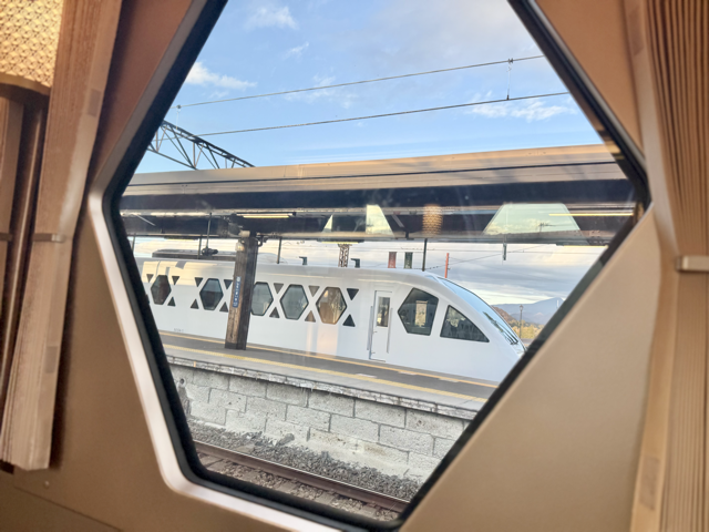 窓から上りのスペーシアXを見ることができました