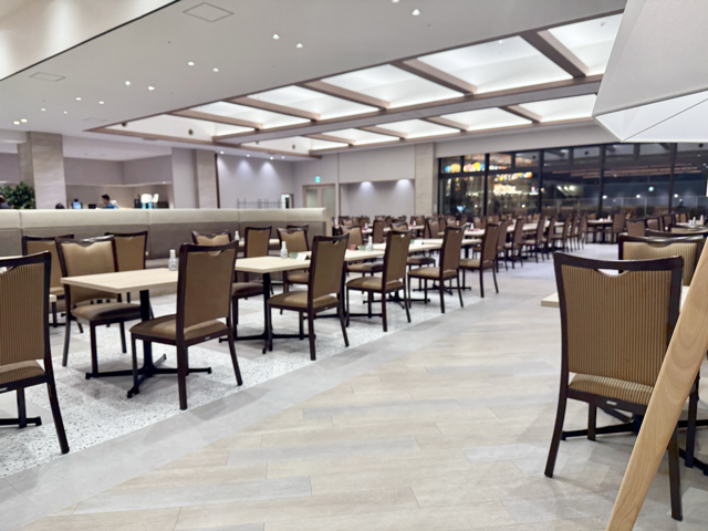 バイキングレストラン ALL DAY DININGは広くて席数も多いです